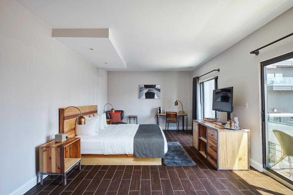 Room image 3